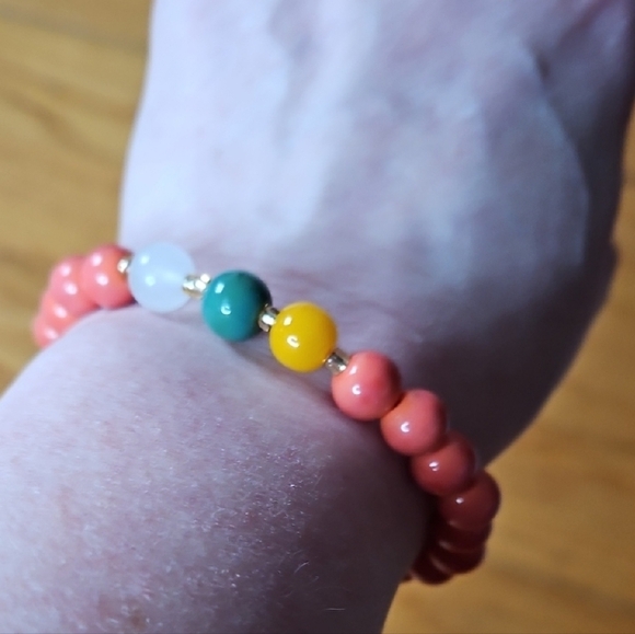 Colorful Coral Beaded Bracelet - Picture 2 of 2